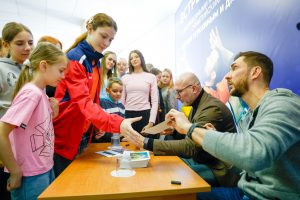 Олимпийские чемпионы встретились с юными волейболистами из курского приграничья