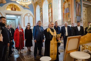 Александр Хинштейн поздравил курян с Вербным воскресеньем