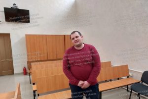 Житель Курска украл красный ВАЗ