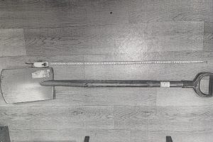 Житель Рыльска ударил гостя лопатой и получил условный срок