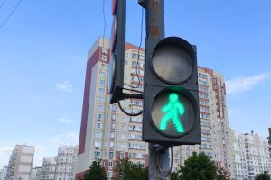 Курянин заплатил 785 тысяч рублей за ДТП на красный свет