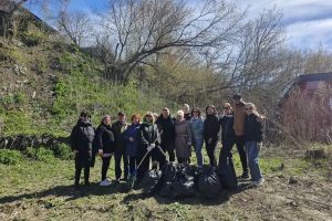 Журналисты Курской области вышли на субботник на улице Береговой