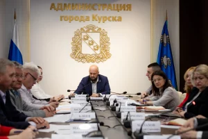 Мэр Курска поручил усилить контроль за уборкой дорог и состоянием дворов