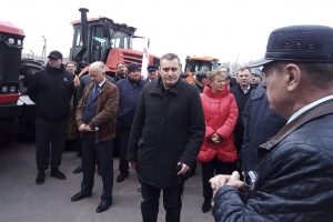 В Горшечном начался весенний сев