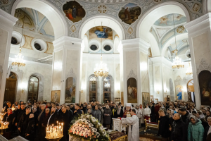 В пасхальных богослужениях приняли участие свыше 86 тысяч курян