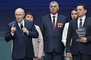 Признание вам, работающим «на земле»