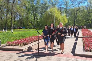Курские судьи и сотрудники аппарата возложили цветы к Вечному огню мемориала «Жертвам фашизма»