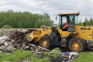 В Курске начали ликвидировать свалку возле проспекта Булатова