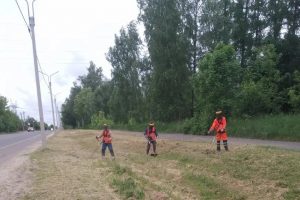 В Курске к уборке улиц привлекли 61 единиц техники
