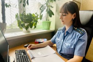Курянку оштрафовали на 50 тысяч рублей за продажу спиртного подростку