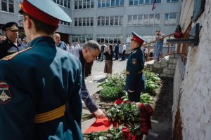 В Курске открыли «Парты Героев» выпускникам школы №36
