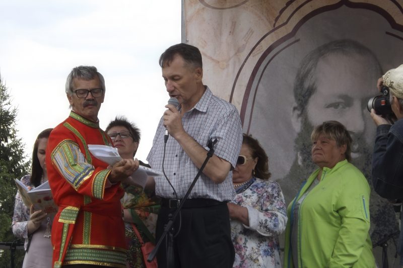 Идеальный поэт Правдин