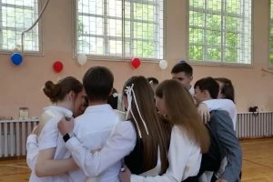 В Курске прозвенел последний звонок для выпускников Суджи