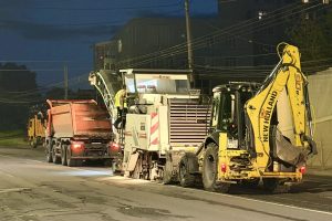 Мэр Курска проконтролировал ремонт дороги на Пучковке ночью