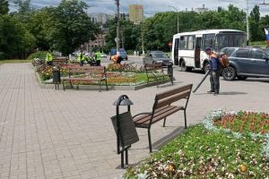 В Курске ежедневно приводят в порядок 112 территорий