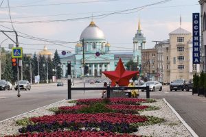 Александр Хинштейн поздравил курян с днём образования региона