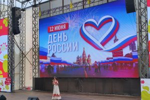Куряне продолжают веселиться на Полугоре