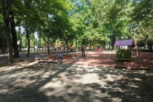 В Курске на уборку улиц направили 6 единиц техники