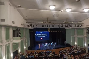 Губернатор Курской области встречается с жителями приграничья