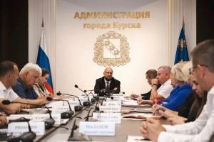 Мэр Курска потребовал согласовывать снос детских площадок с жителями
