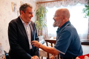 Александр Хинштейн поздравил заслуженного журналиста РФ Василия Воробьёва с 88-летием