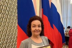Александр Хинштейн поздравил курского невролога с получением премии «Призвание»