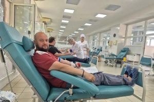 Евгений Маслов призвал курян присоединиться к донорской акции
