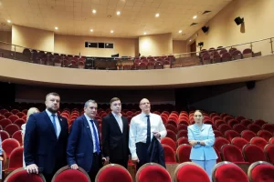 Дмитрий Чернышенко обсудил с курской молодëжью и волонтëрами их проекты