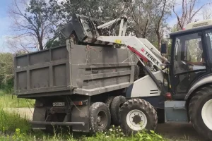 В Курске из района ТЭЦ-1 вывезли более тысячи кубометров мусора