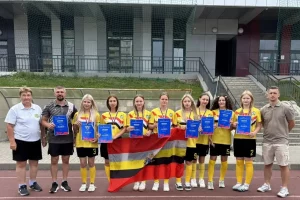 Курский спортсменки завоевали серебро на отборочных соревнованиях по лапте