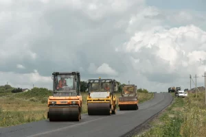 В Мантуровском районе Курской области ремонтируют 8 км