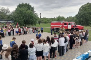 Курские спасатели обучили правилам безопасности более 4200 детей в лагерях