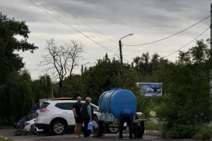 На 1-й Агрегатной в Курске из-за аварии жителям подвозят воду