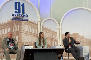 Военкоры федеральных СМИ встретились с участниками медиафорума в Курске