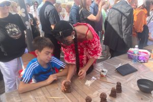 В «Городе радости» куряне слепили Колобка