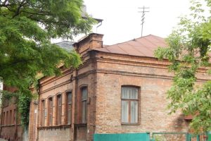 Два исторических здания в центре Курска выставили на торги