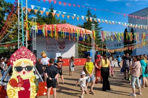 В парке КЗТЗ проходит фестиваль «Курск – сердце Черноземья»