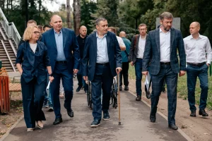 Александр Хинштейн потребовал ускорить строительство бегового центра на Боевке