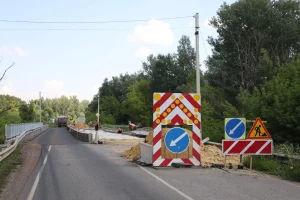 В Курской области по нацпроекту ремонтируют мост между двумя населёнными пунктами