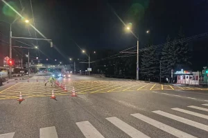 В Курске на тринадцати улицах обновили дорожную разметку