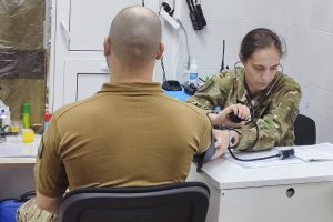 «Не просто лечить, но и защищать Родину»