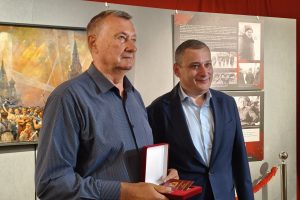 Награда за возрождение ковроткачества