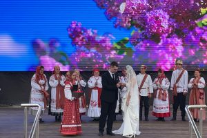 В Курске на Полугоре проходит «Свадебный Вернисаж»