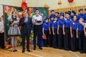 В школе №10 Курска открыли современную спортивную площадку