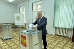В Курске депутат Госдумы Василий Пискарёв проголосовал на выборах