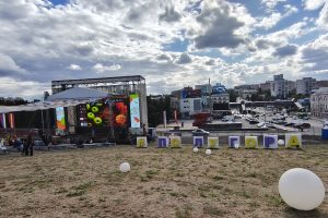На Полугоре проходит межрегиональный фестиваль урожая «Курский Вересень»