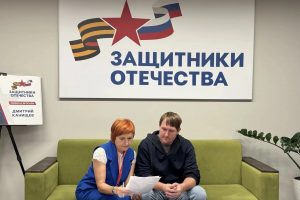 В Курской области ветерану СВО после восстановления документов помогают строить дом