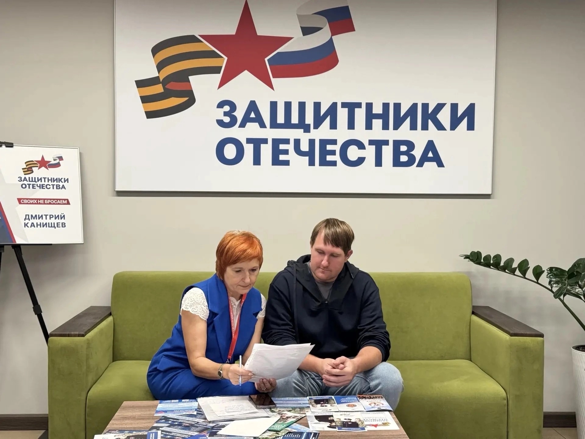 В Курской области ветерану СВО после восстановления документов помогают строить дом