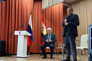 Александр Хинштейн провел встречу с жителями Курского района
