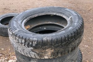 В Курской области скопилось 5 тысяч тонн автомобильных покрышек